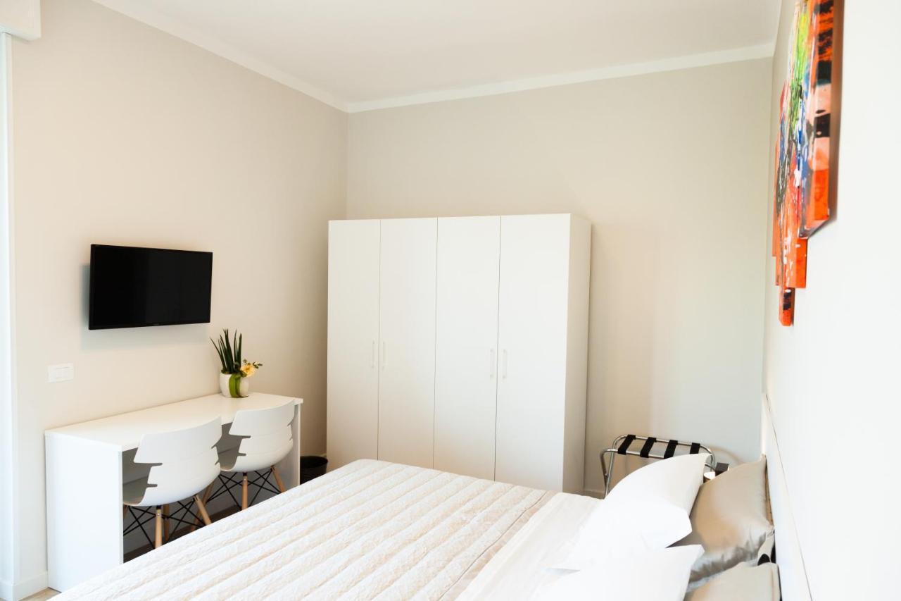 A Santa Rosa B&B Lecce Bagian luar foto
